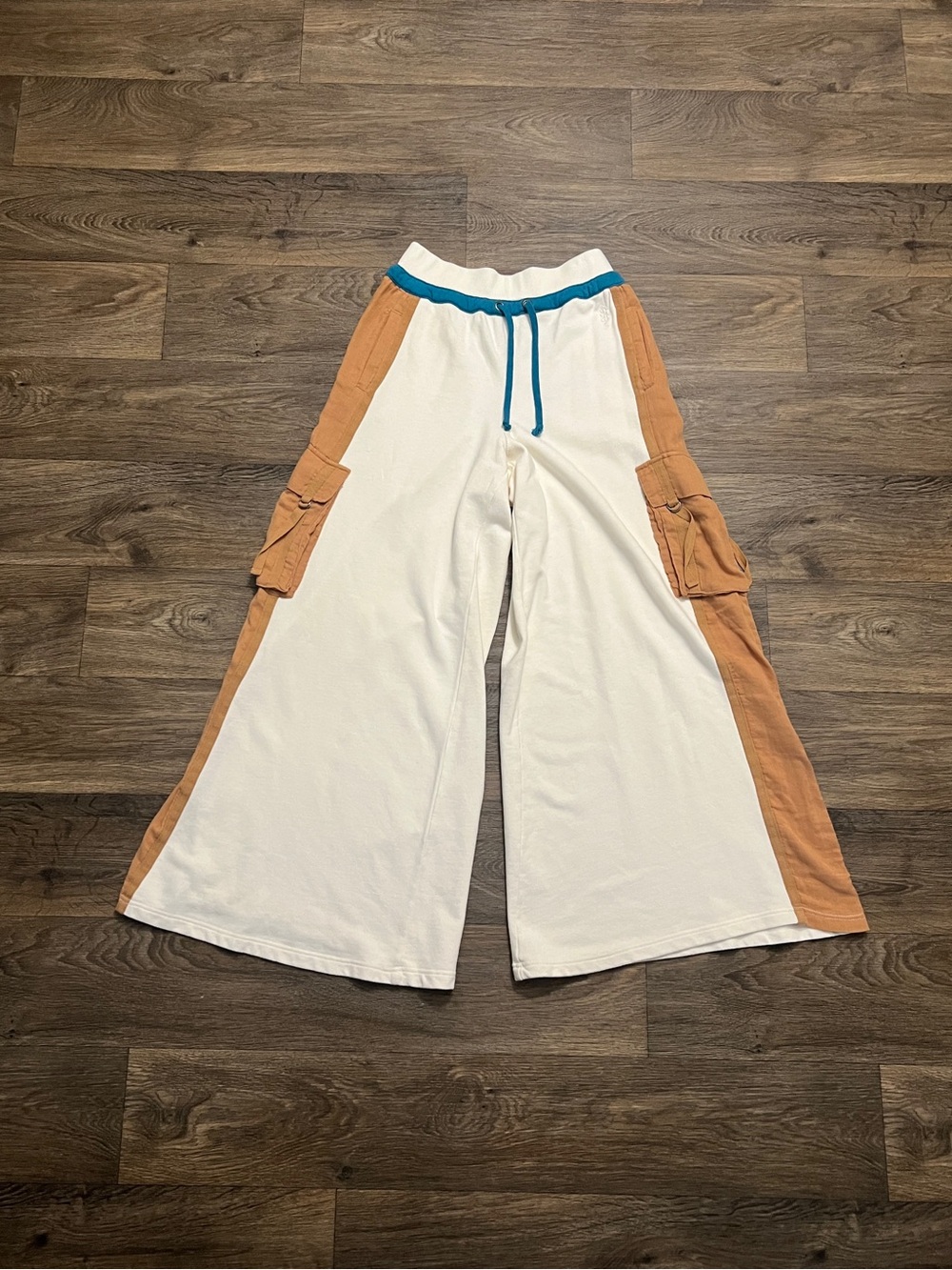 Free People FP Movement Playoff Colorblock Wide-Legs Pants Size Medium Ivory Tan - Picture 5 of 16